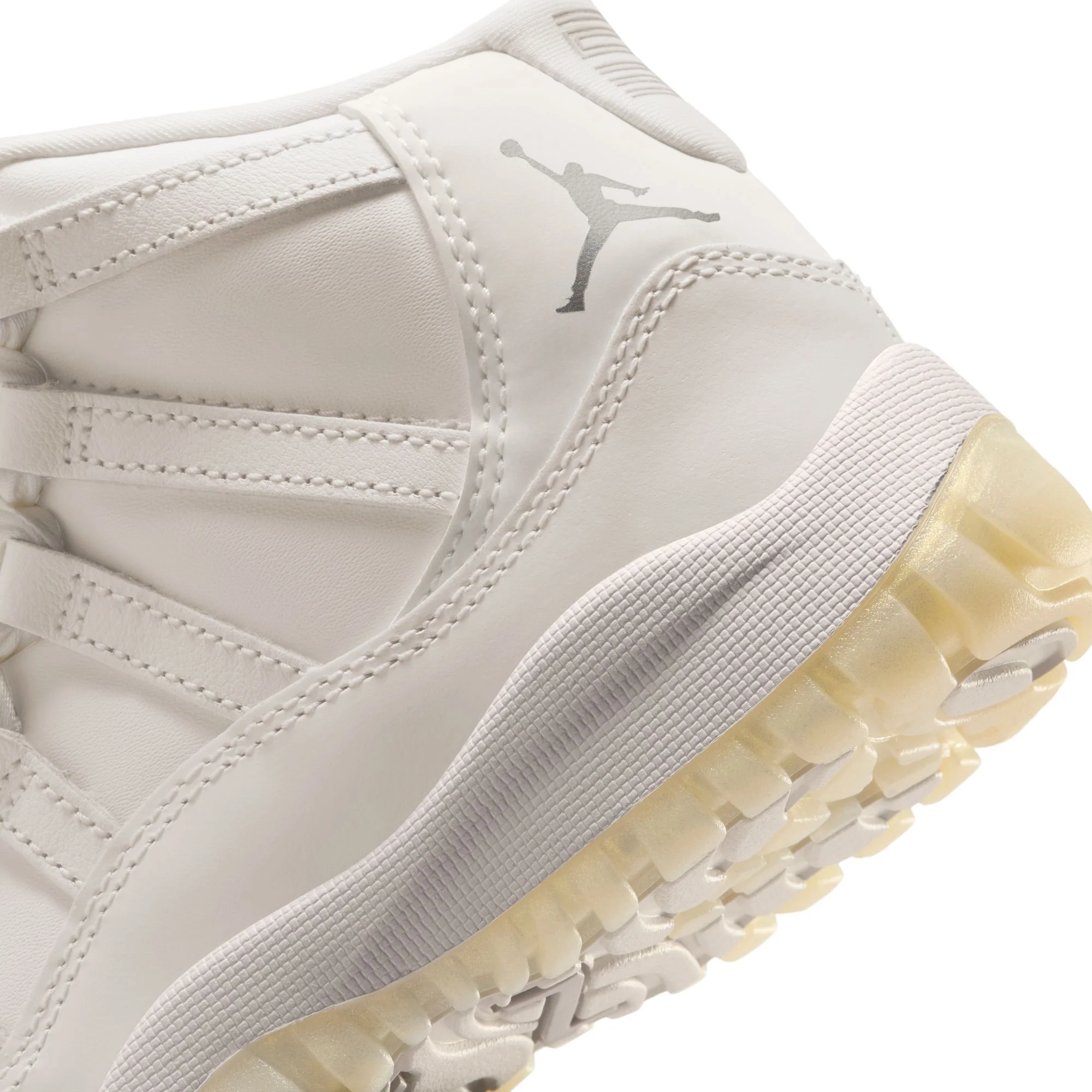 Y Jordan 11 Retro "Pearl" DO3857-110 - Image 10