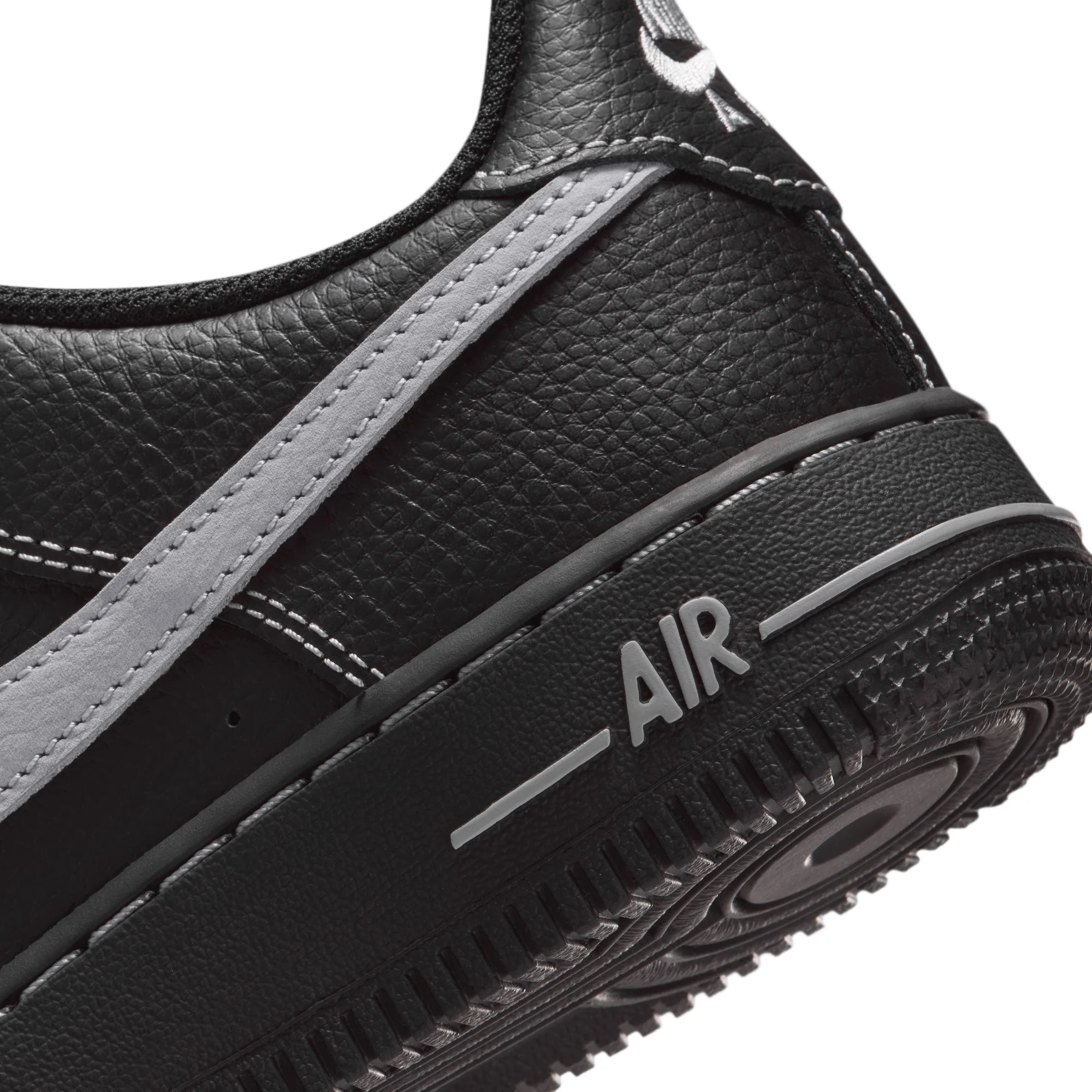 Y Nike Air Force 1 LV8 HV4762-003 - Image 11
