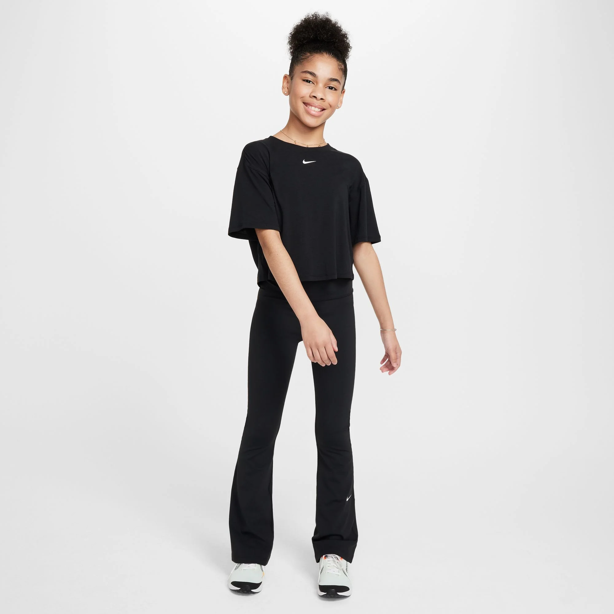 Y Nike One Relaxed FZ5602-010 - Image 4