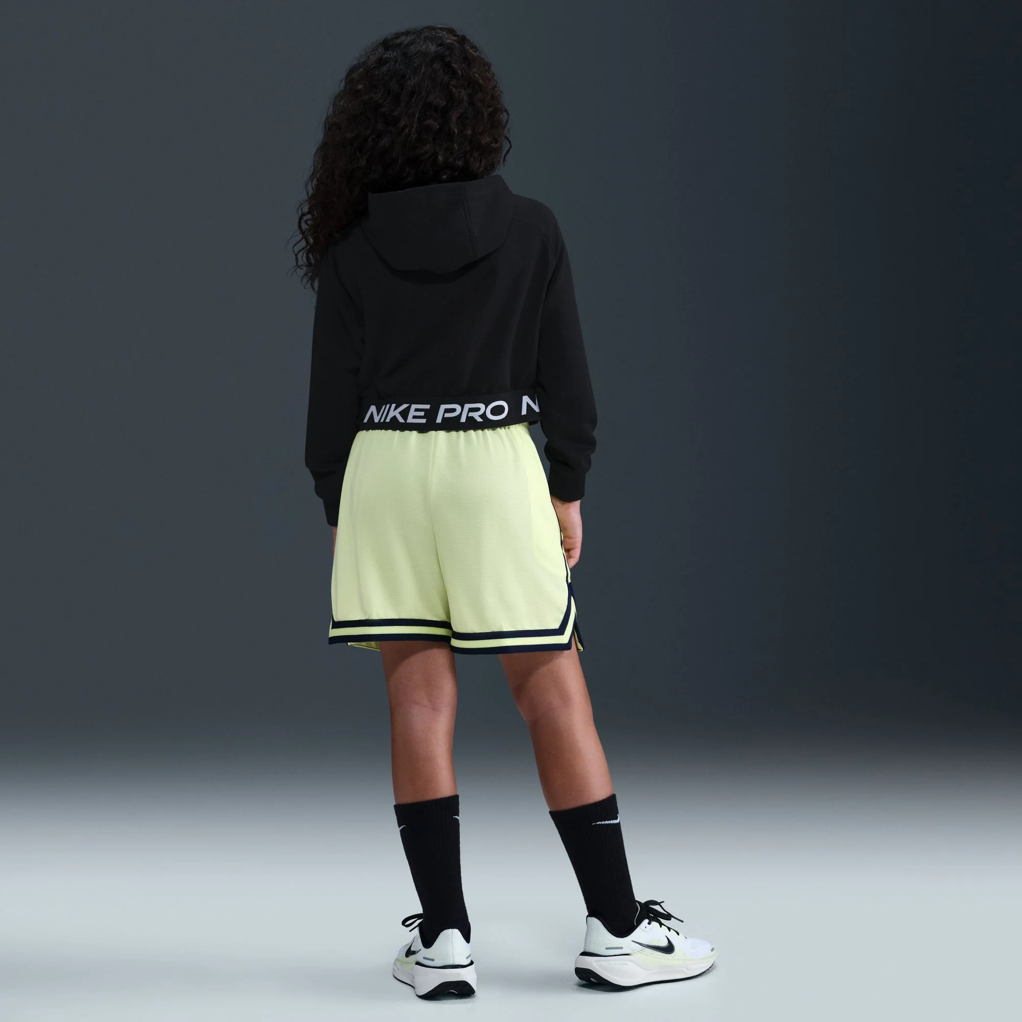 Y Nike Pro Fleece HQ9312-011 - Image 3