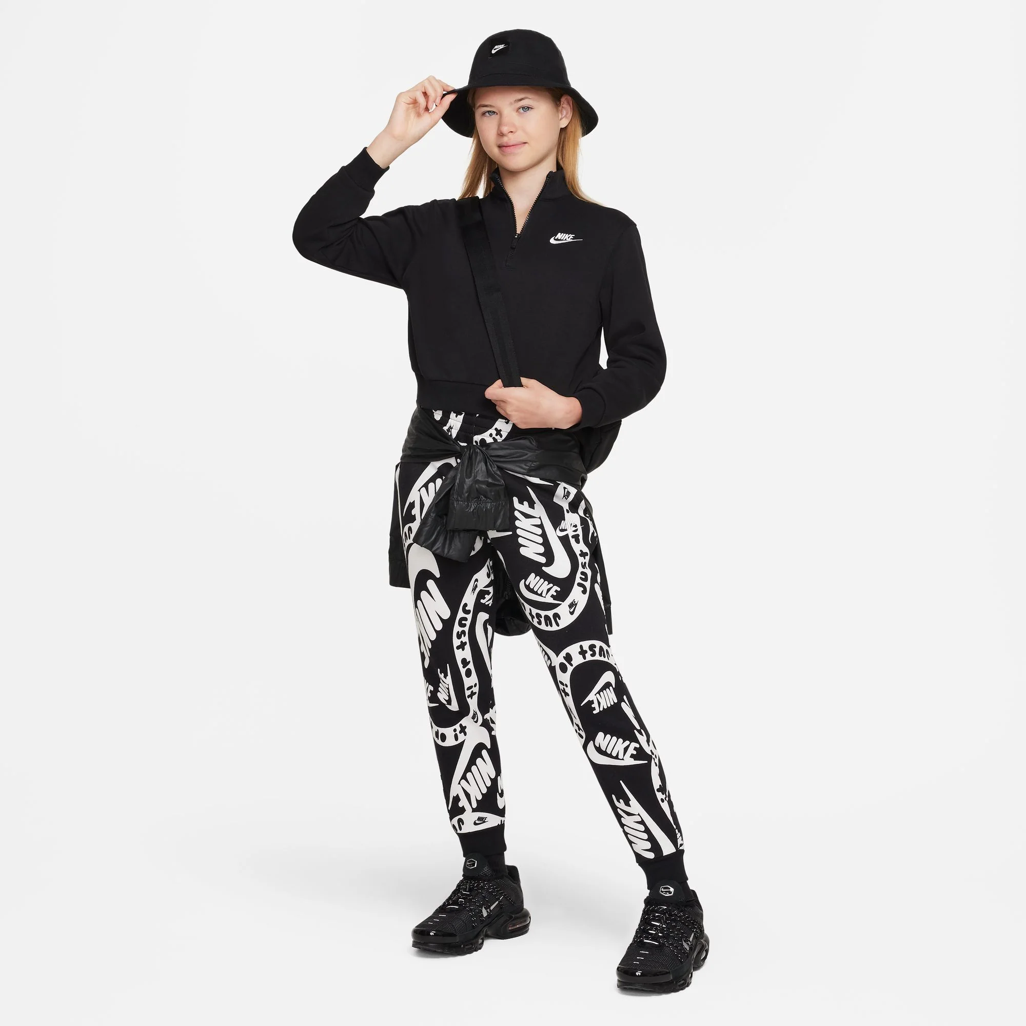 Y Nike Sportswear Club Fleece FD2930-010 - Image 4