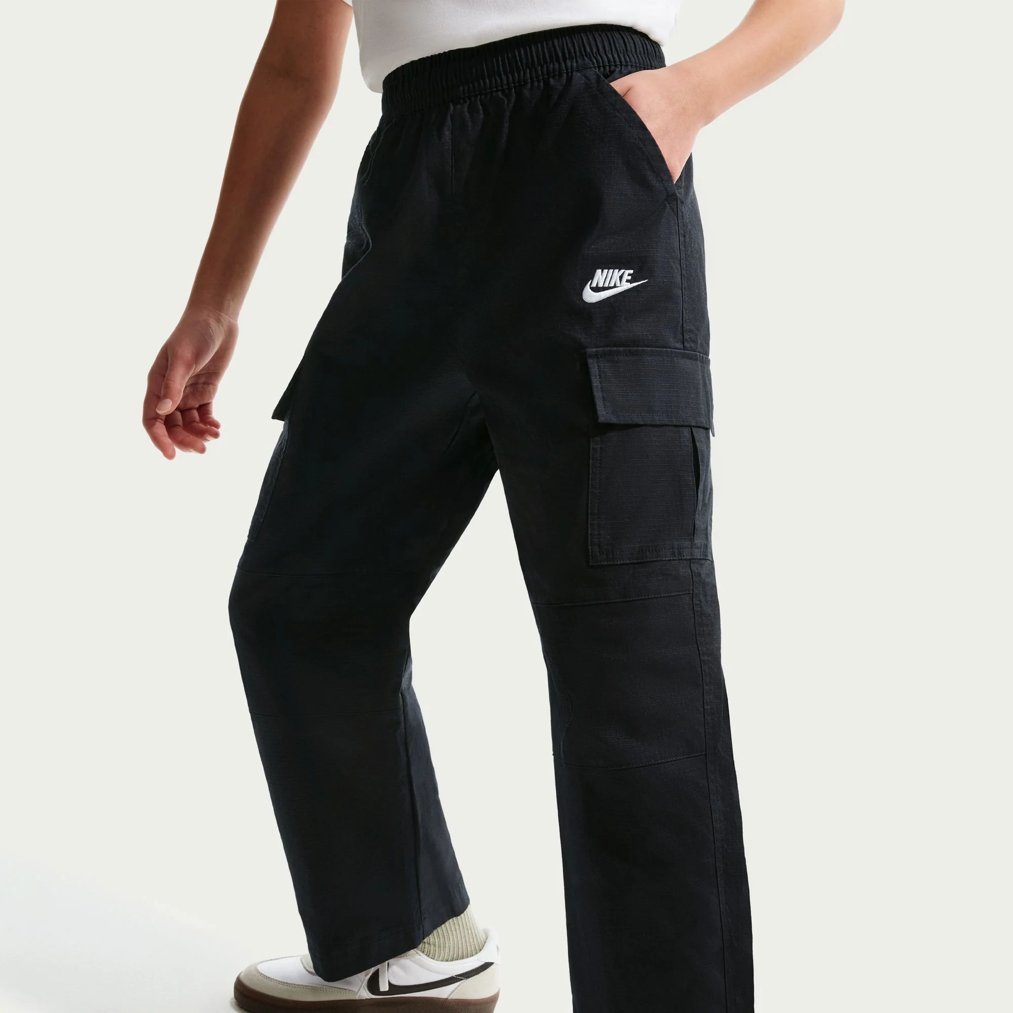 Y Nike Sportswear Club IF2825-010 - Image 3