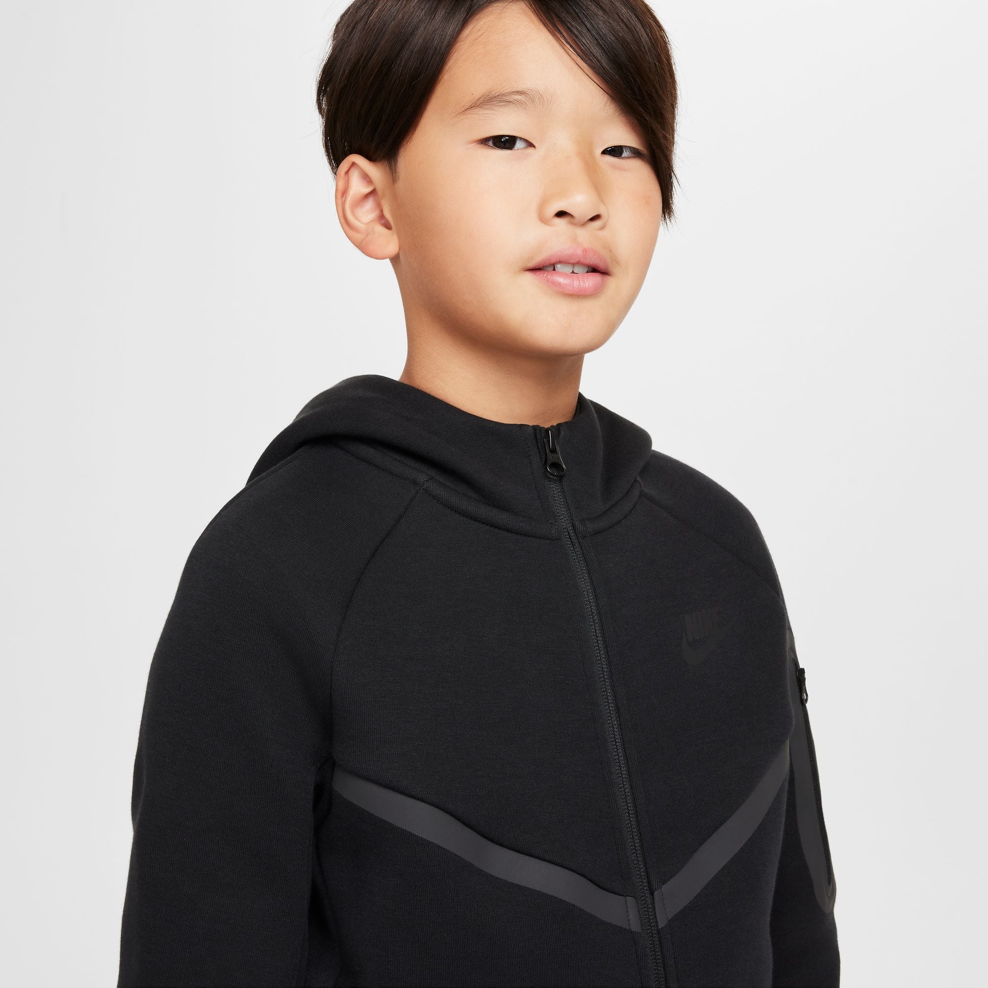 Y Nike Sportswear Tech Fleece HV5867-010 - Image 3