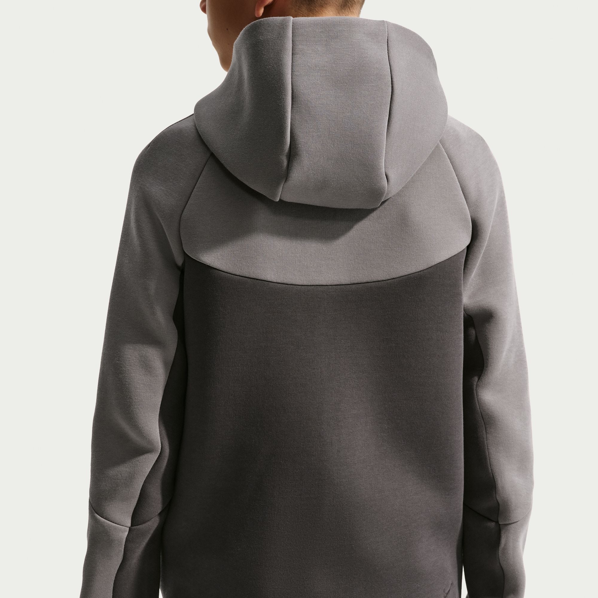 Y Nike Sportswear Tech Fleece HV5867-015 - Image 4