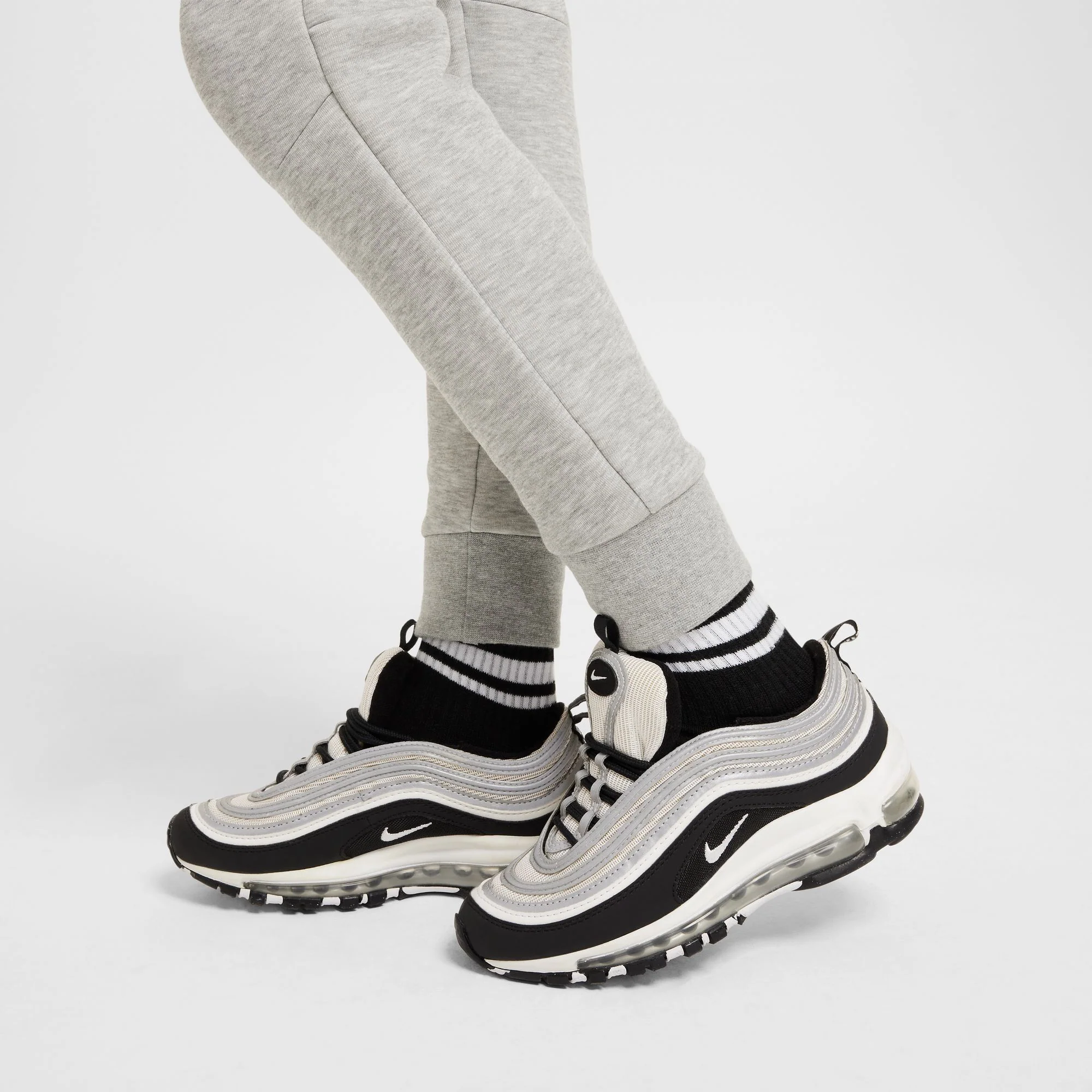 Y Nike Sportswear Tech Fleece HV5869-063 - Image 5
