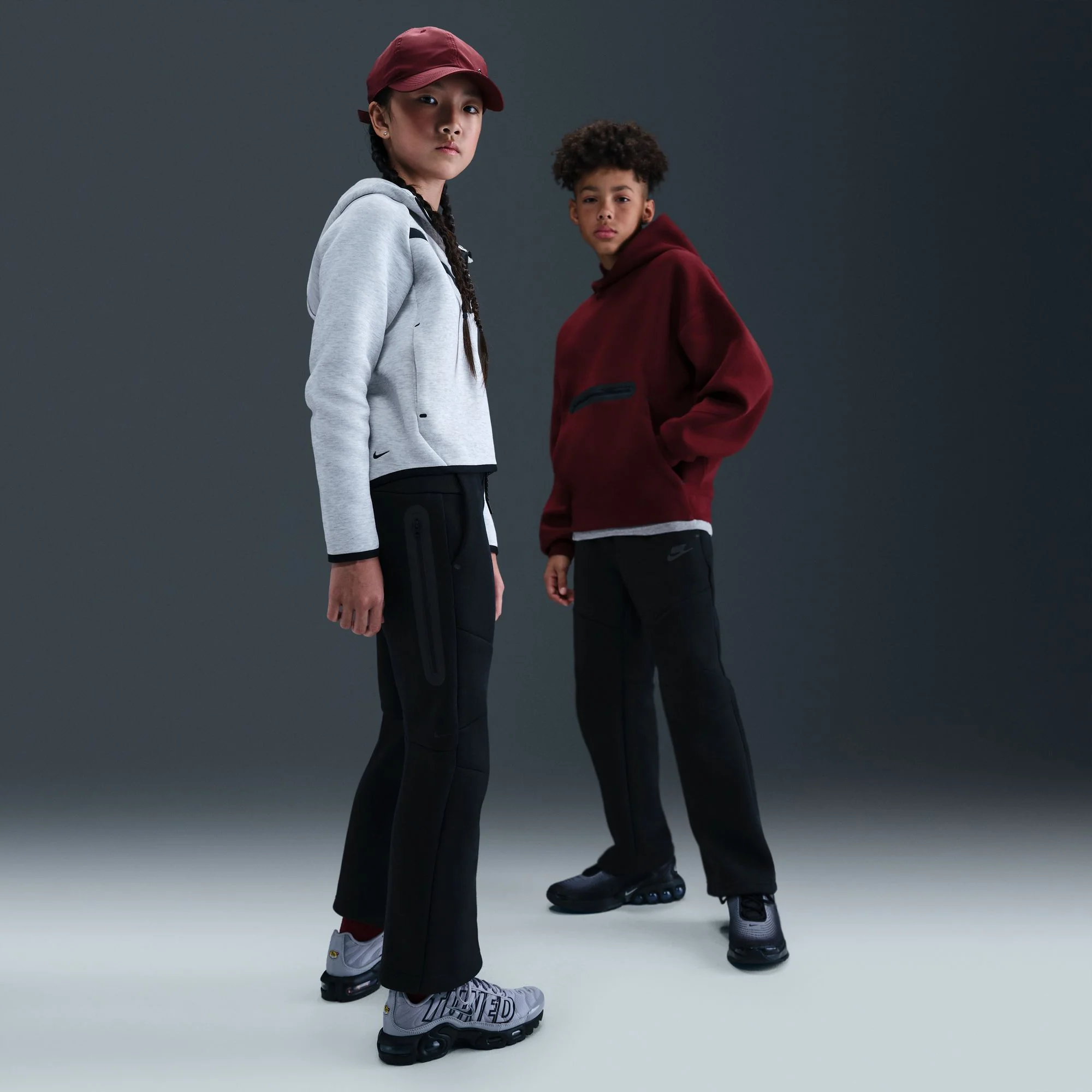 Y Nike Sportswear Tech Fleece IM0494-010 - Image 3