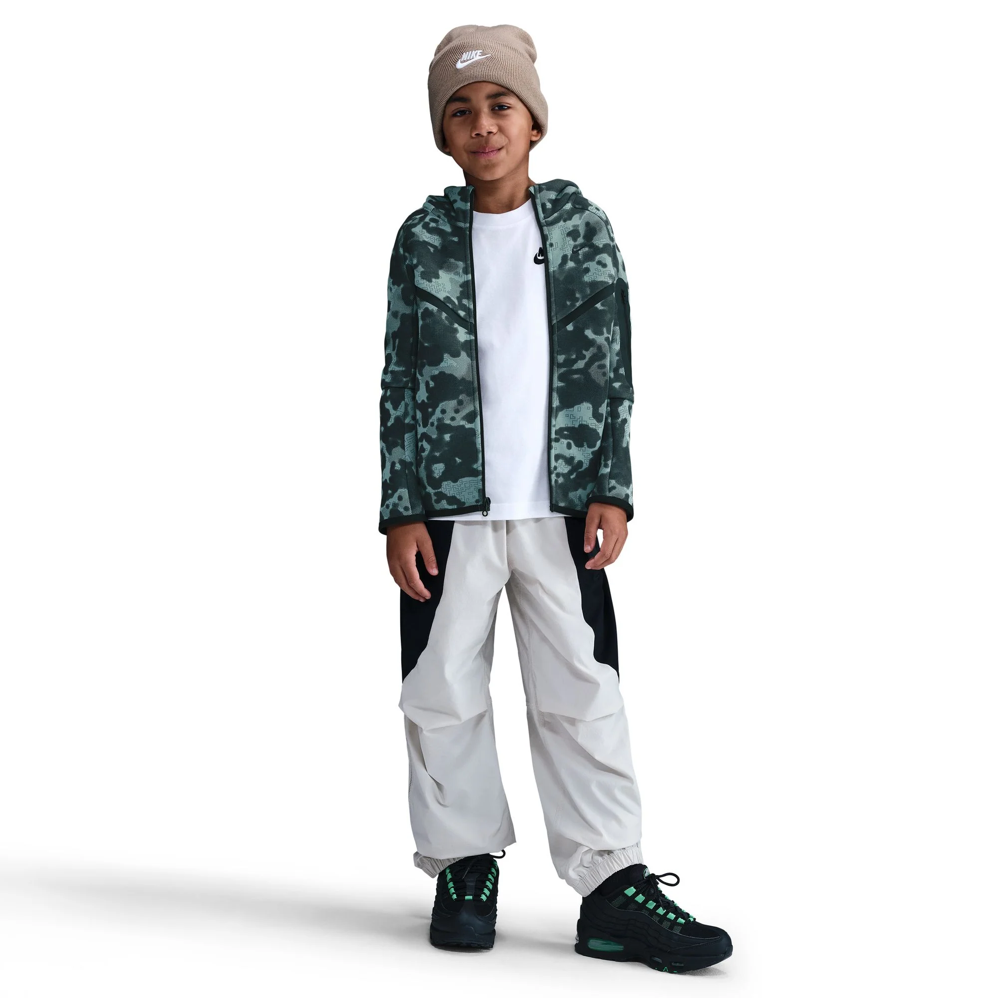 Y Nike Tech HQ8891-017 - Image 6