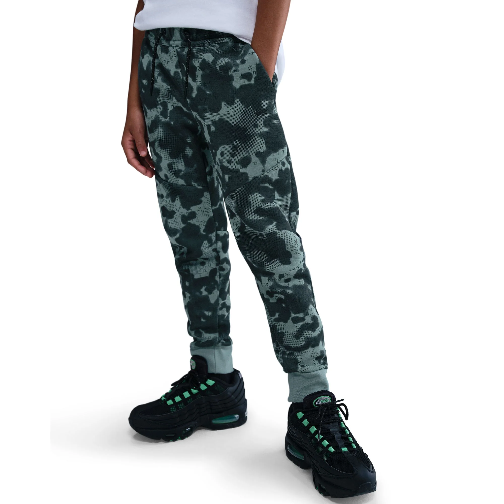 Y Nike Tech HQ8901-017 - Image 8
